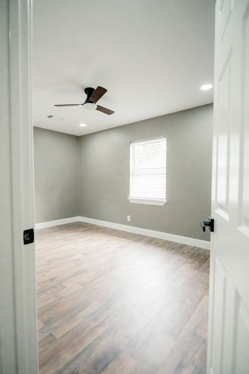 1308 N Rock Island Street, Angleton, TX 77515 1308 N Rock Island Street, Angleton, TX 77515