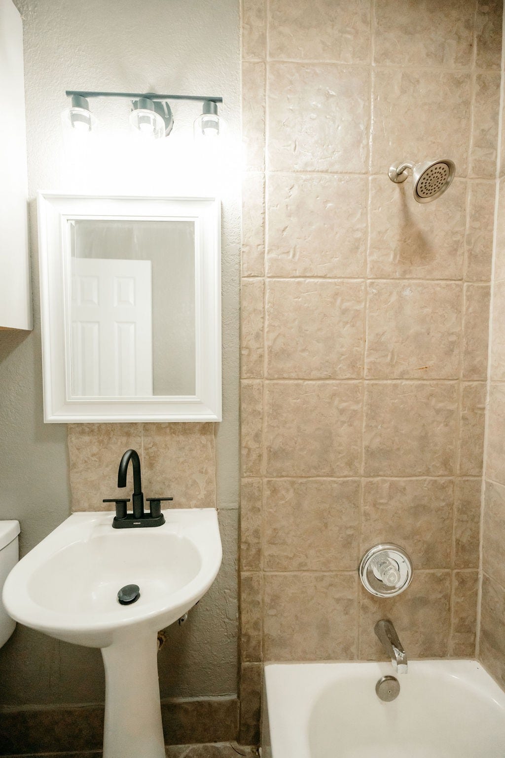 1308 N Rock Island Street, Angleton, TX 77515 1308 N Rock Island Street, Angleton, TX 77515