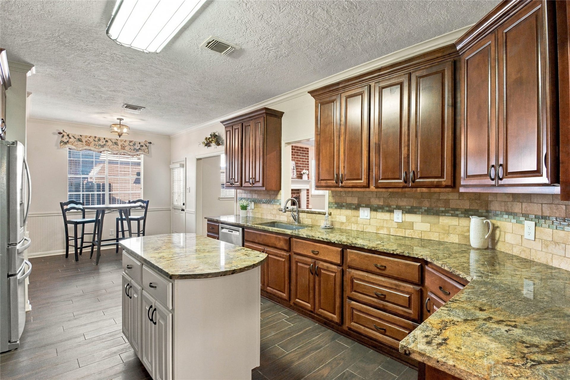 14515 Moss Creek Lane, Cypress, TX 77429 Granite Counters