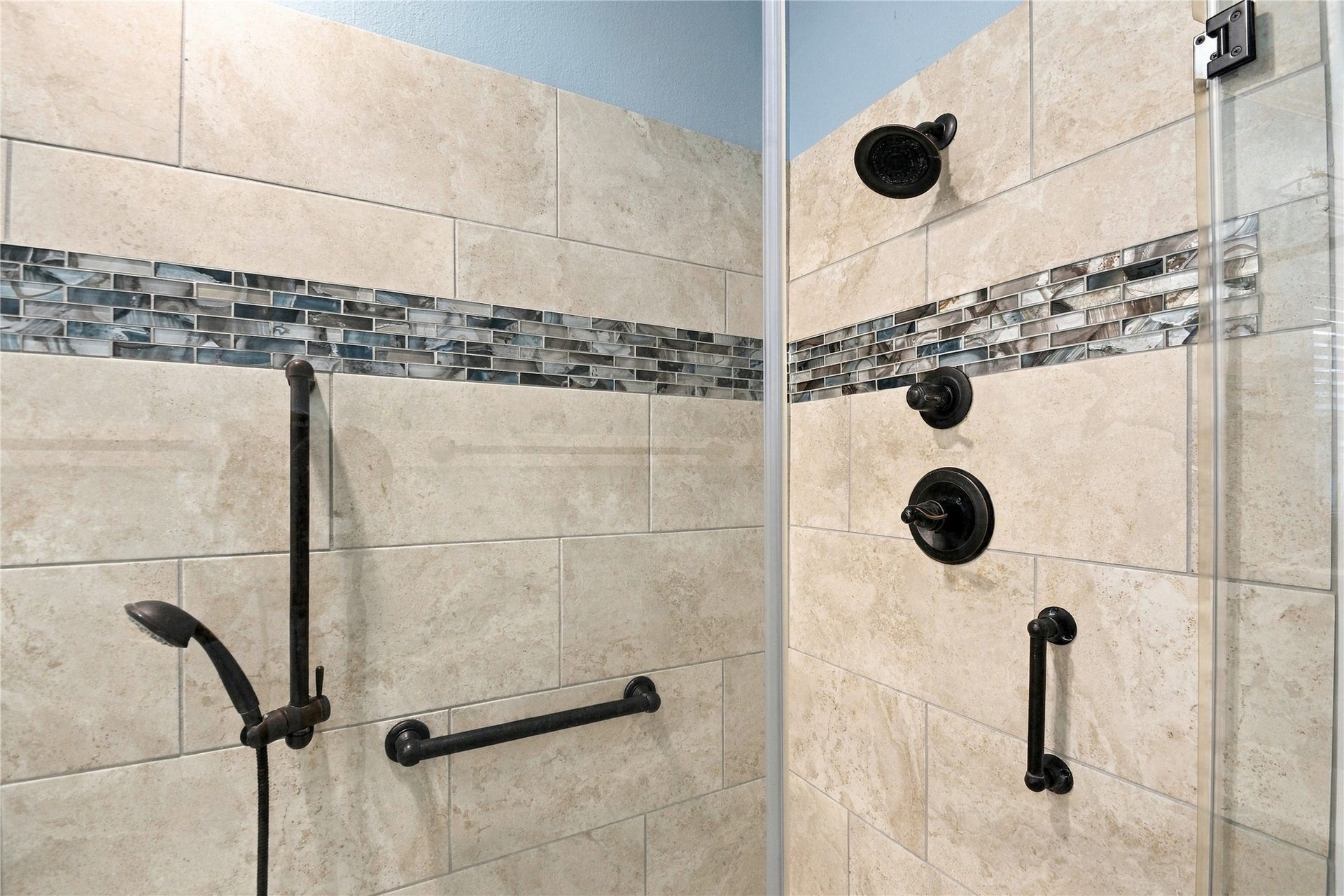 14515 Moss Creek Lane, Cypress, TX 77429 Dual shower heads in primary bathroom