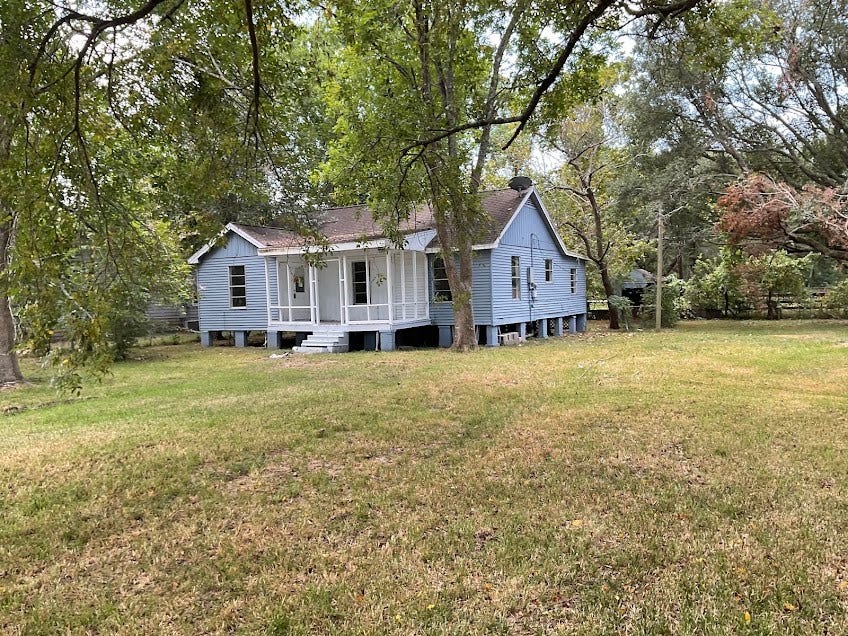 Property photo for 1414 Avenue K, Danbury, TX