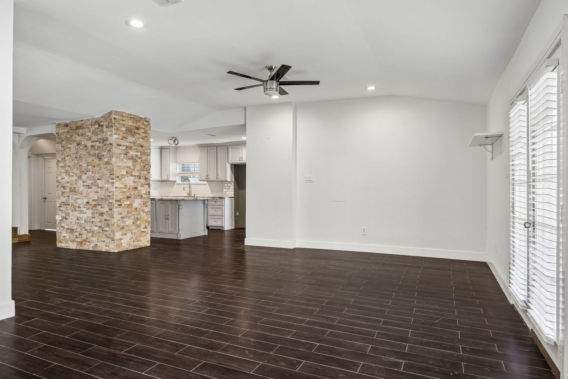 4431 N Roseneath Drive, Houston, TX 77021 Family room and dining area.