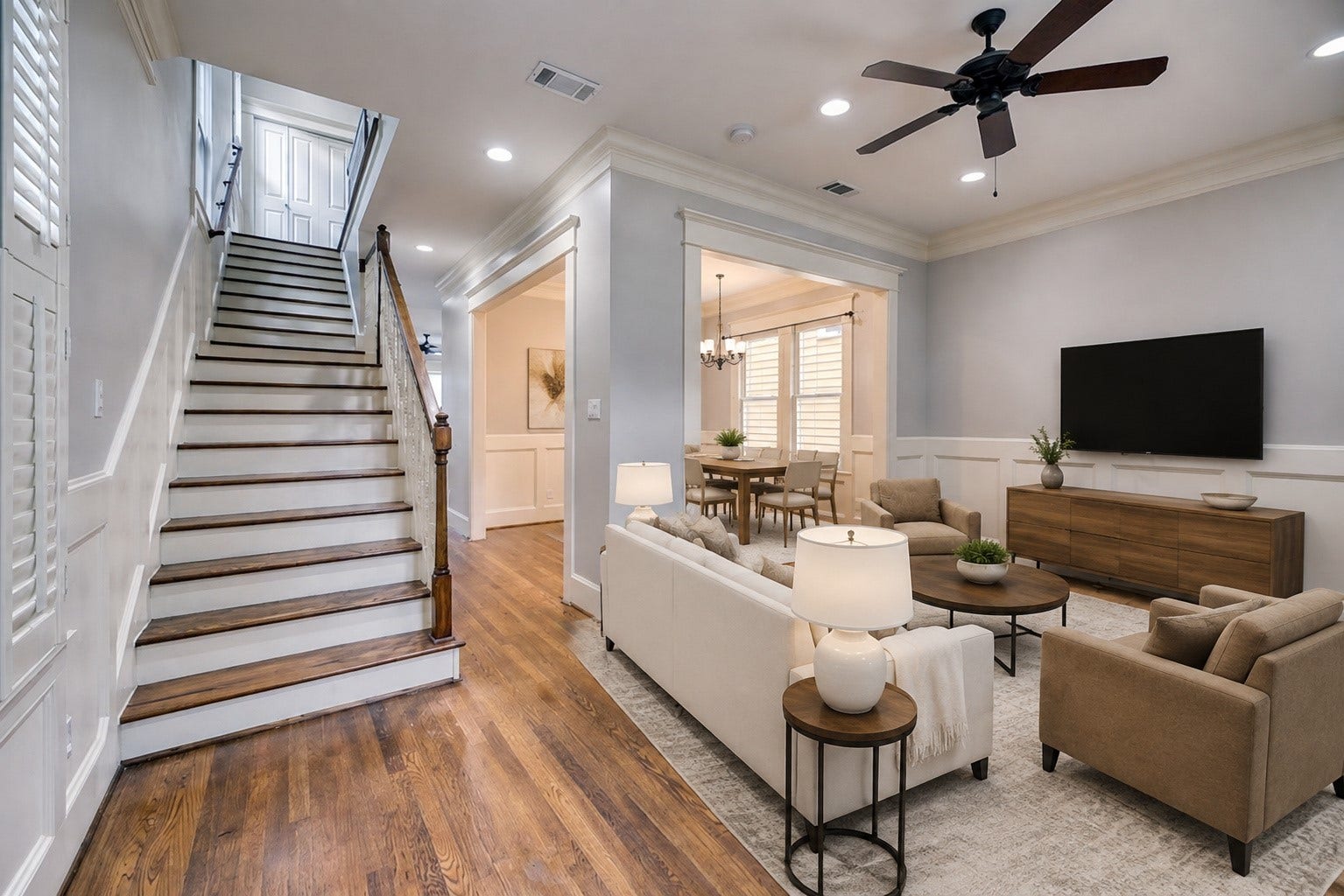 426 W 25th Street, Houston, TX 77008 Virtually staged