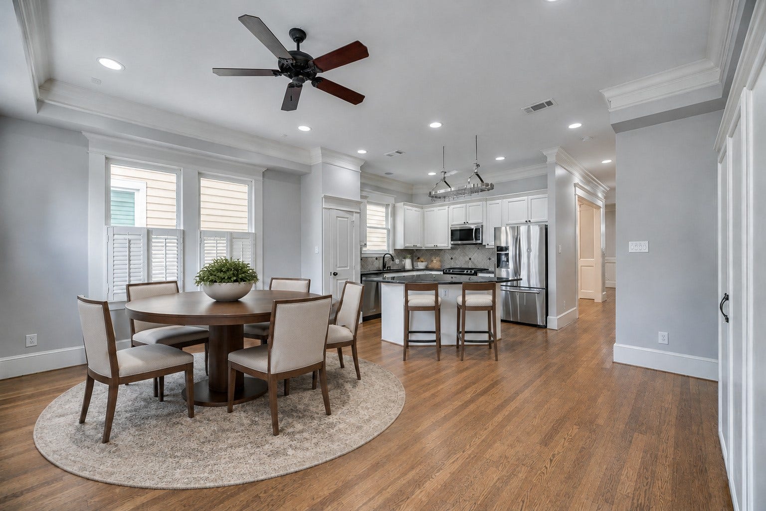 426 W 25th Street, Houston, TX 77008 Virtually staged