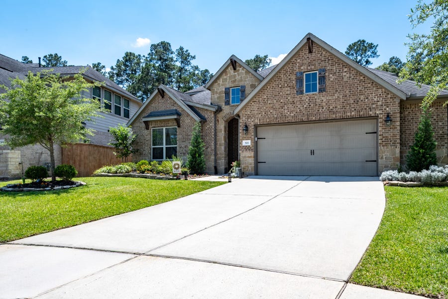 Property photo for 502 Pearl View Lane, Pinehurst, TX