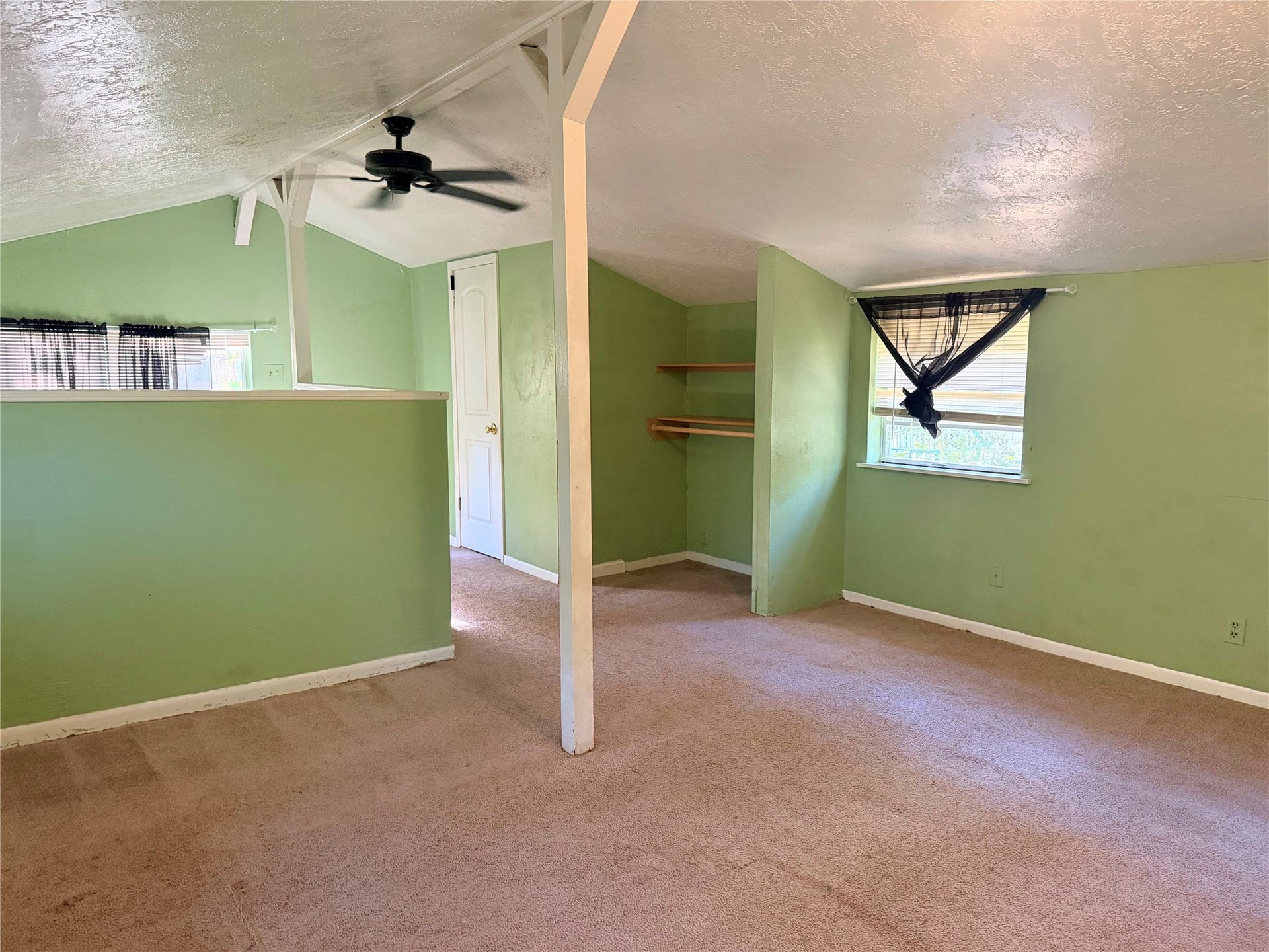 900 Mohawk Drive, #4, Montgomery, TX 77316 900 Mohawk Drive, #4, Montgomery, TX 77316