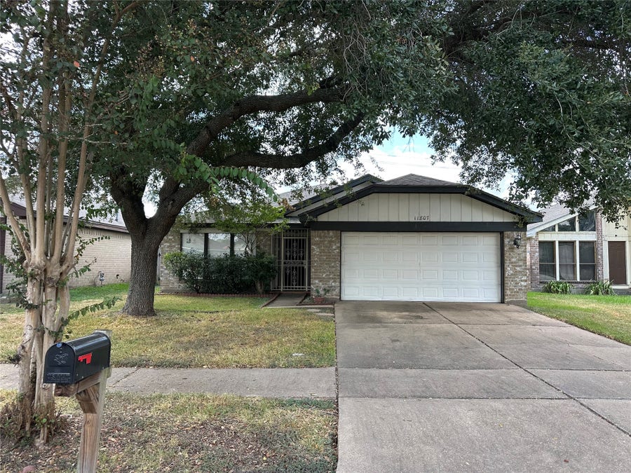 Property photo for 11807 Acadian Drive, Houston, TX