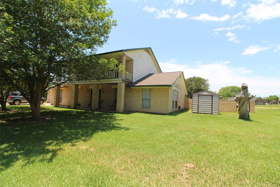 Property photo for 32226 Divot Drive, Waller, TX