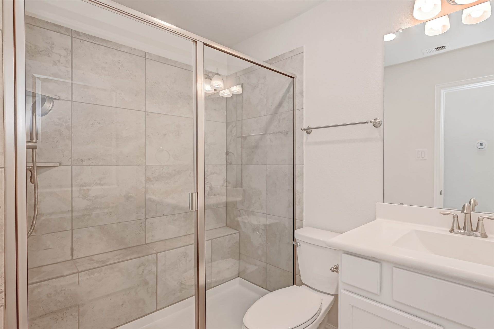 4th full bath located in guest suite