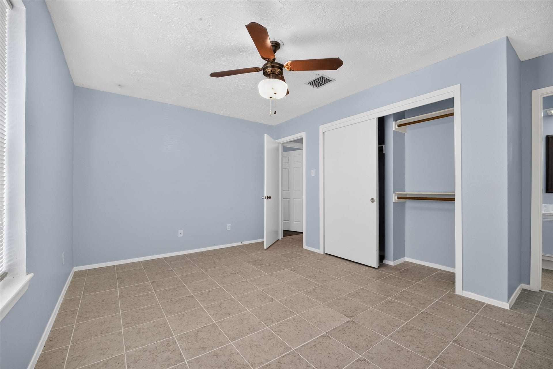 261 Hardwicke Road, Houston, TX 77060