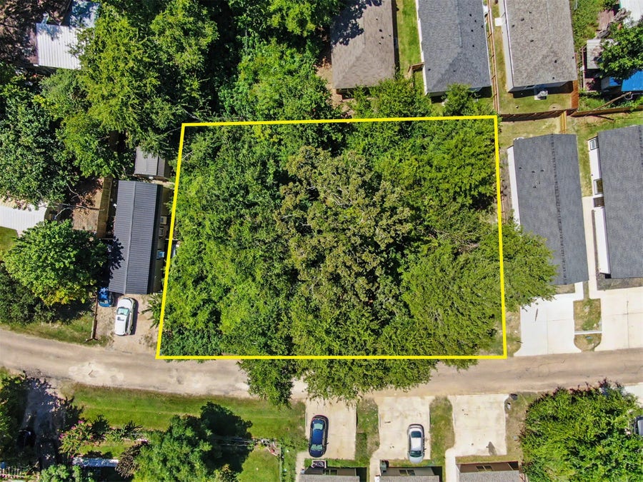 Property photo for 11547 Persimmon Street, Willis, TX