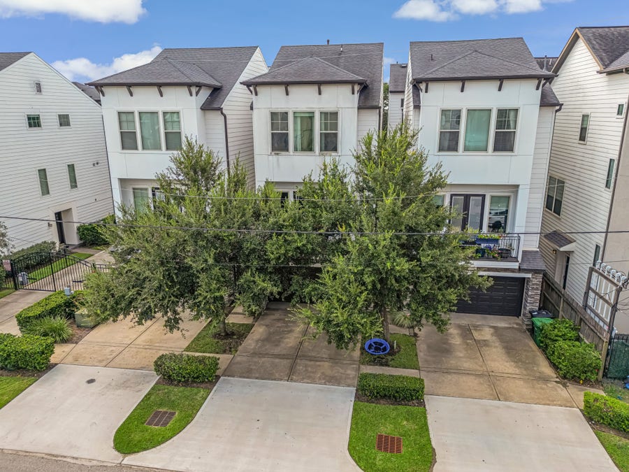 Property photo for 1010 W 24th Street, #P, Houston, TX