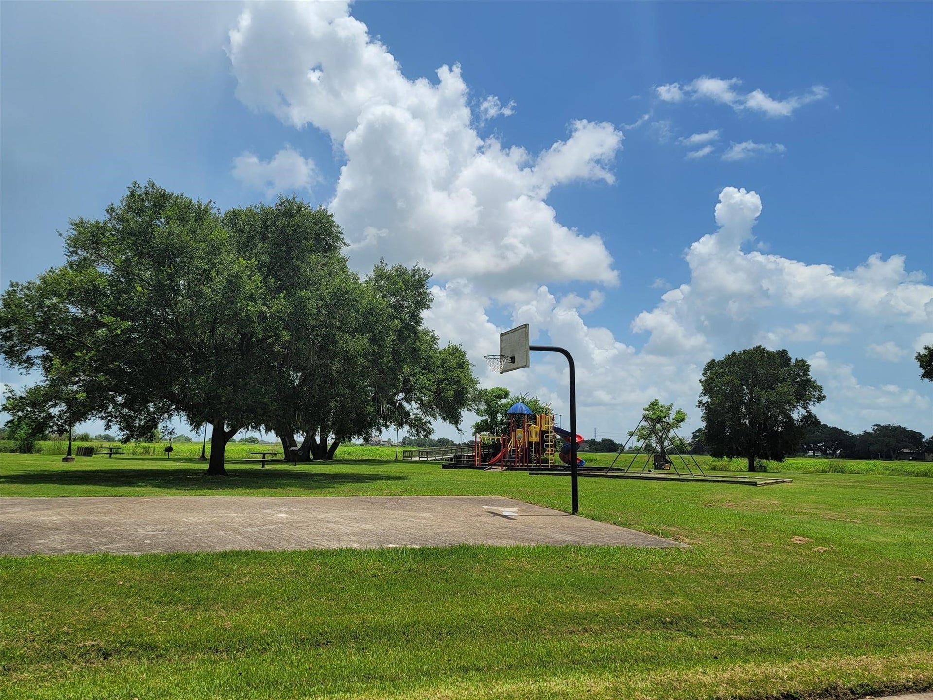 472 Angus Trail, Angleton, TX 77515