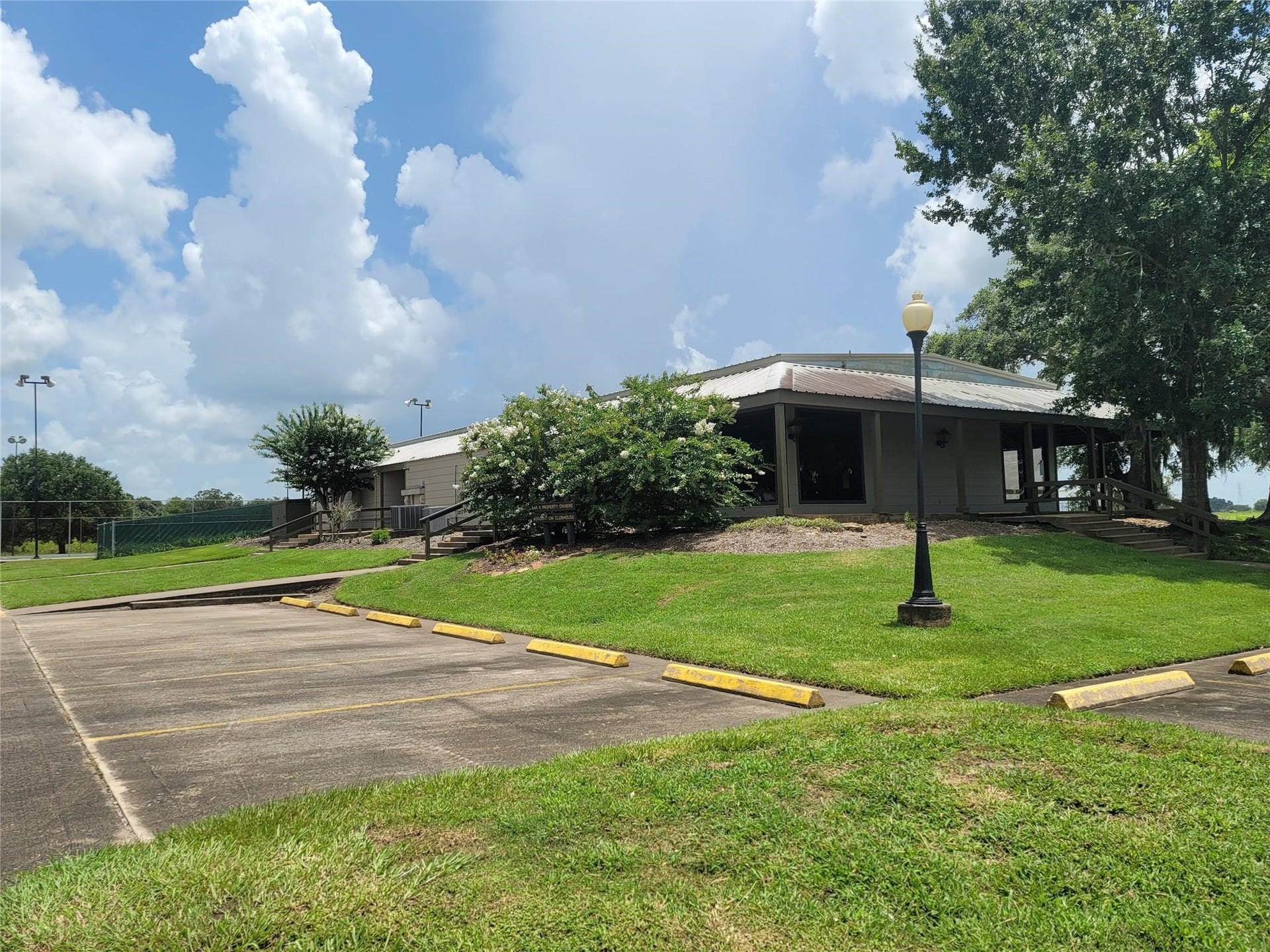 472 Angus Trail, Angleton, TX 77515
