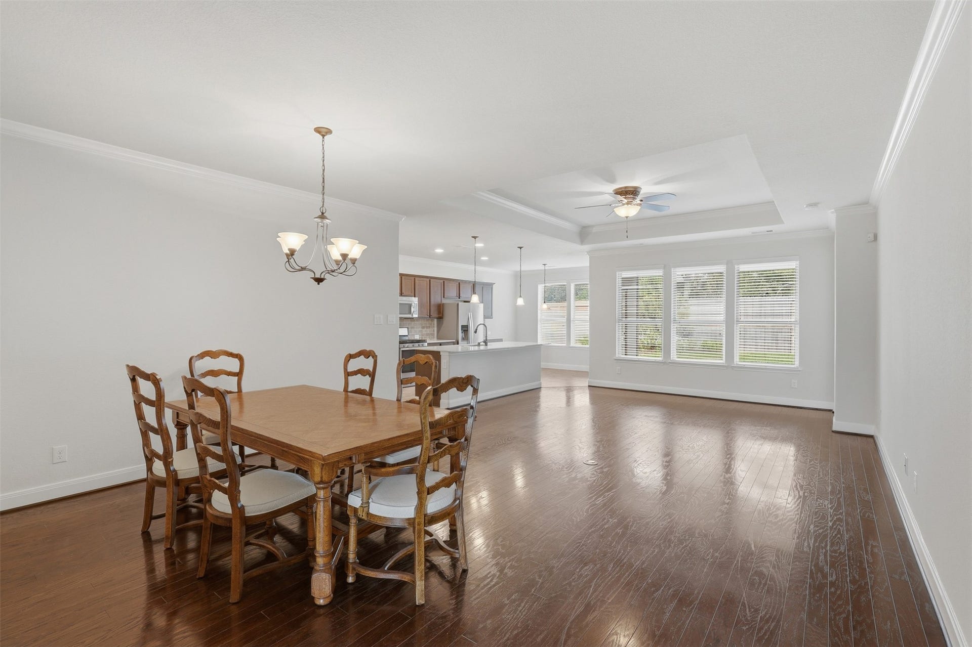 677 Tenuta Lane, League City, TX 77573 Open dining and living area.
