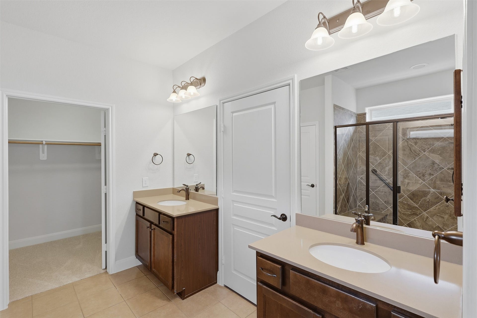 677 Tenuta Lane, League City, TX 77573 677 Tenuta Lane, League City, TX 77573