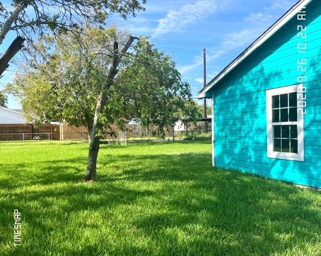 1713 N Avenue H, Freeport, TX 77541 1713 N Avenue H, Freeport, TX 77541