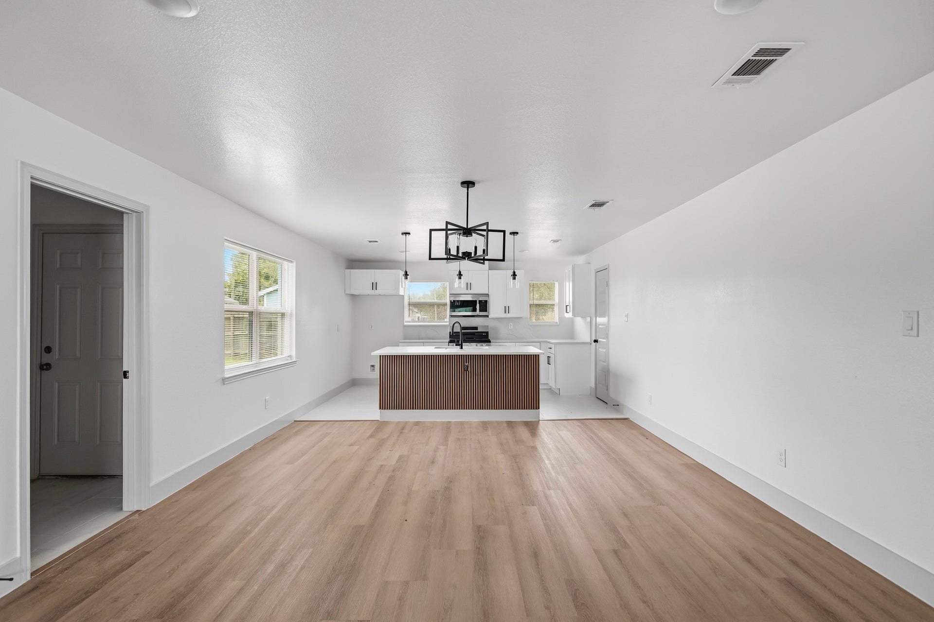 6209 Anderson Street, Texas City, TX 77591 Beautiful open space