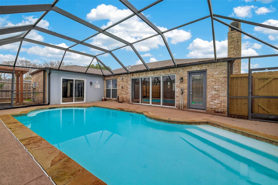 Property photo for 2130 Round Lake Drive, Houston, TX