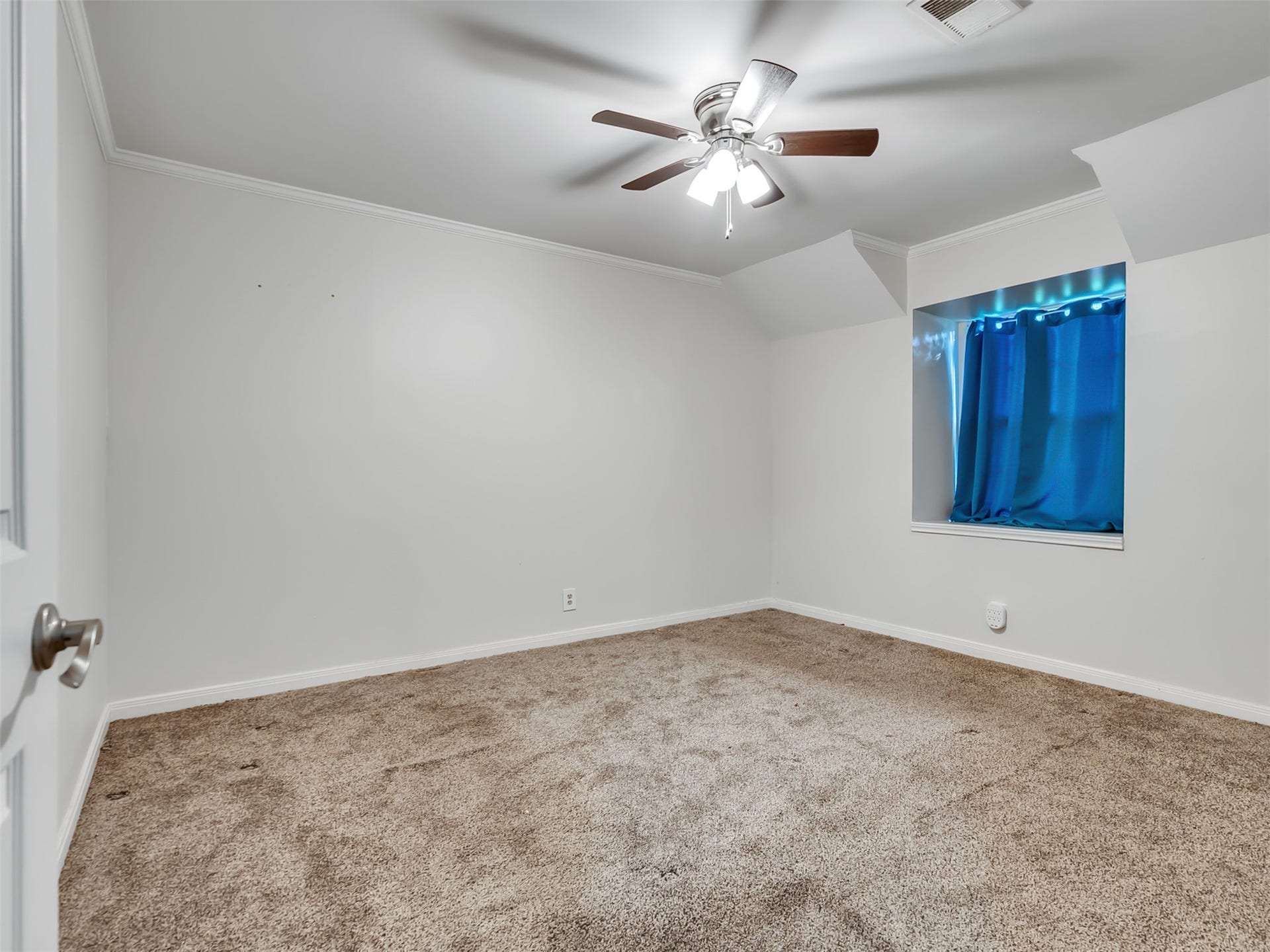 3017 Inwood Drive, Dickinson, TX 77539 2nd bedroom downstairs, spacious too.