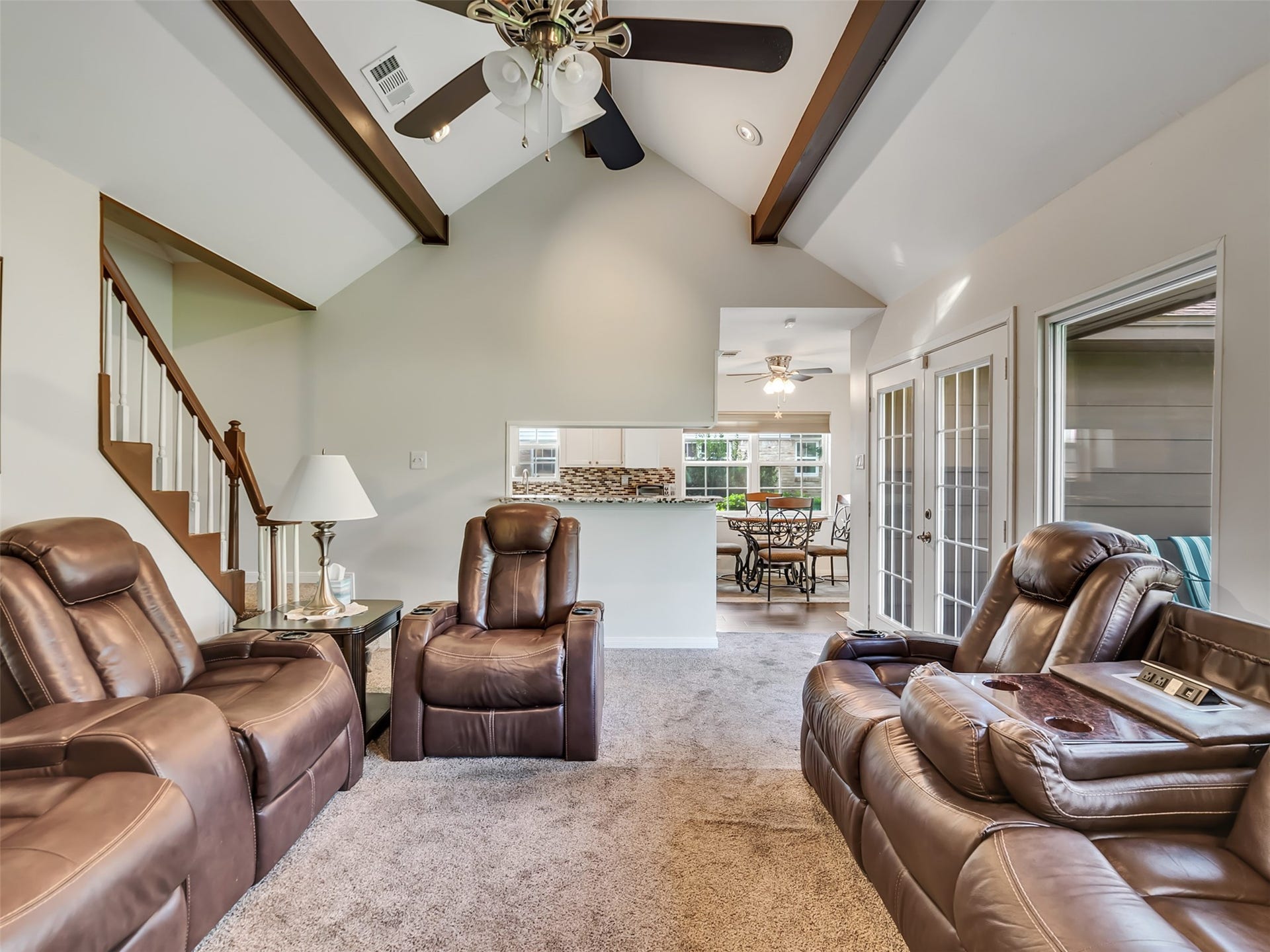3017 Inwood Drive, Dickinson, TX 77539 Comfort, warmth, and the perfect place to unwind. This cozy living space invites you to relax, gather, and feel right at home.