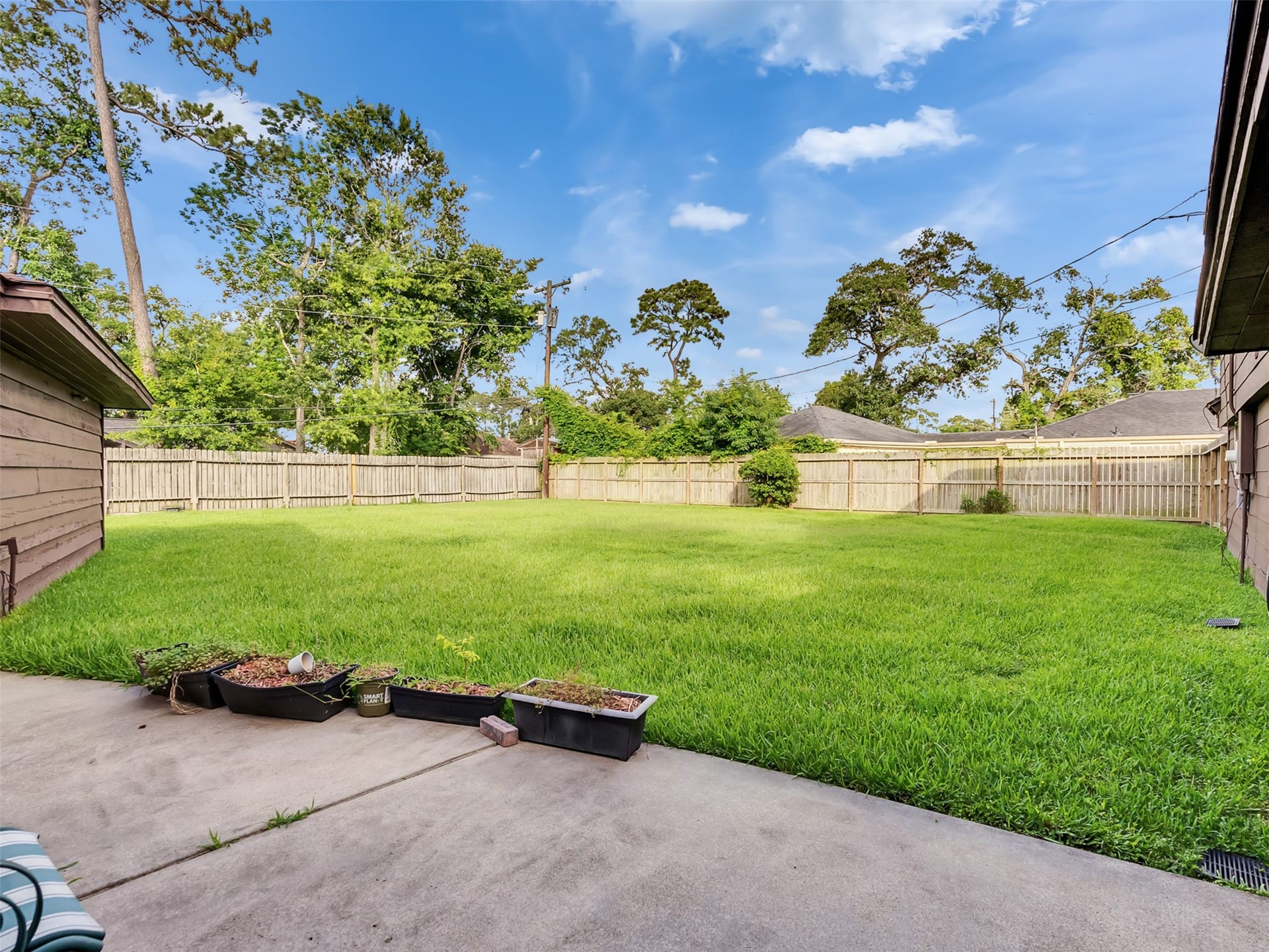 3017 Inwood Drive, Dickinson, TX 77539 Backyard goals start here!