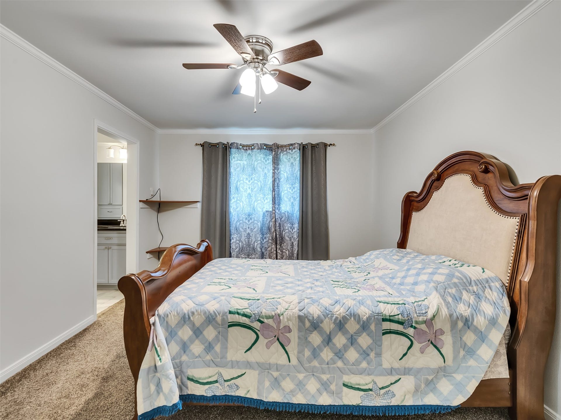 3017 Inwood Drive, Dickinson, TX 77539 Primary bedroom has its own private bath.