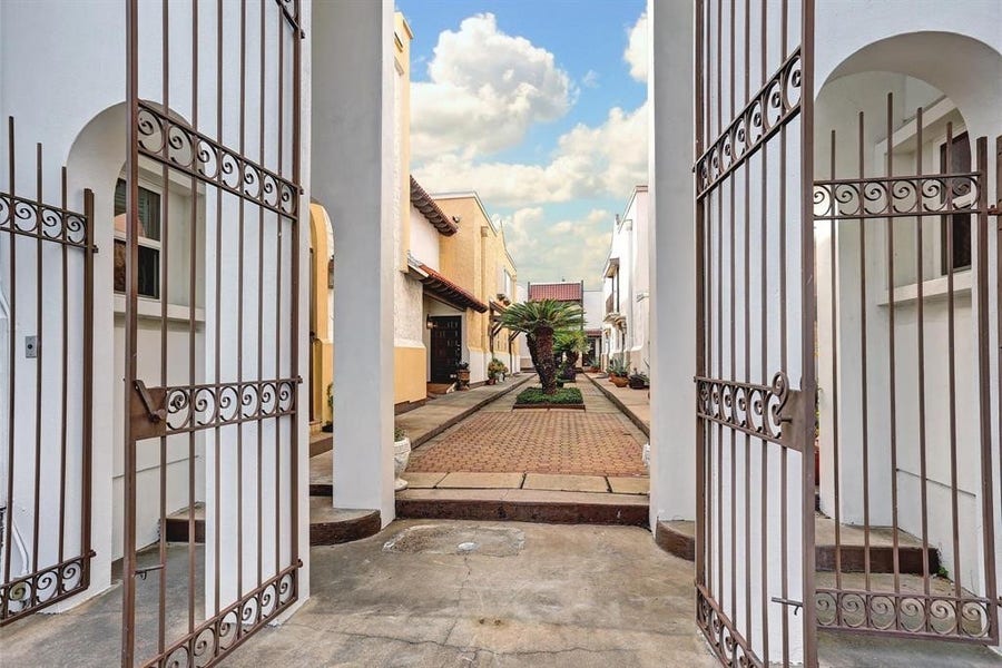 Property photo for 2744 Briarhurst Drive, #2, Houston, TX