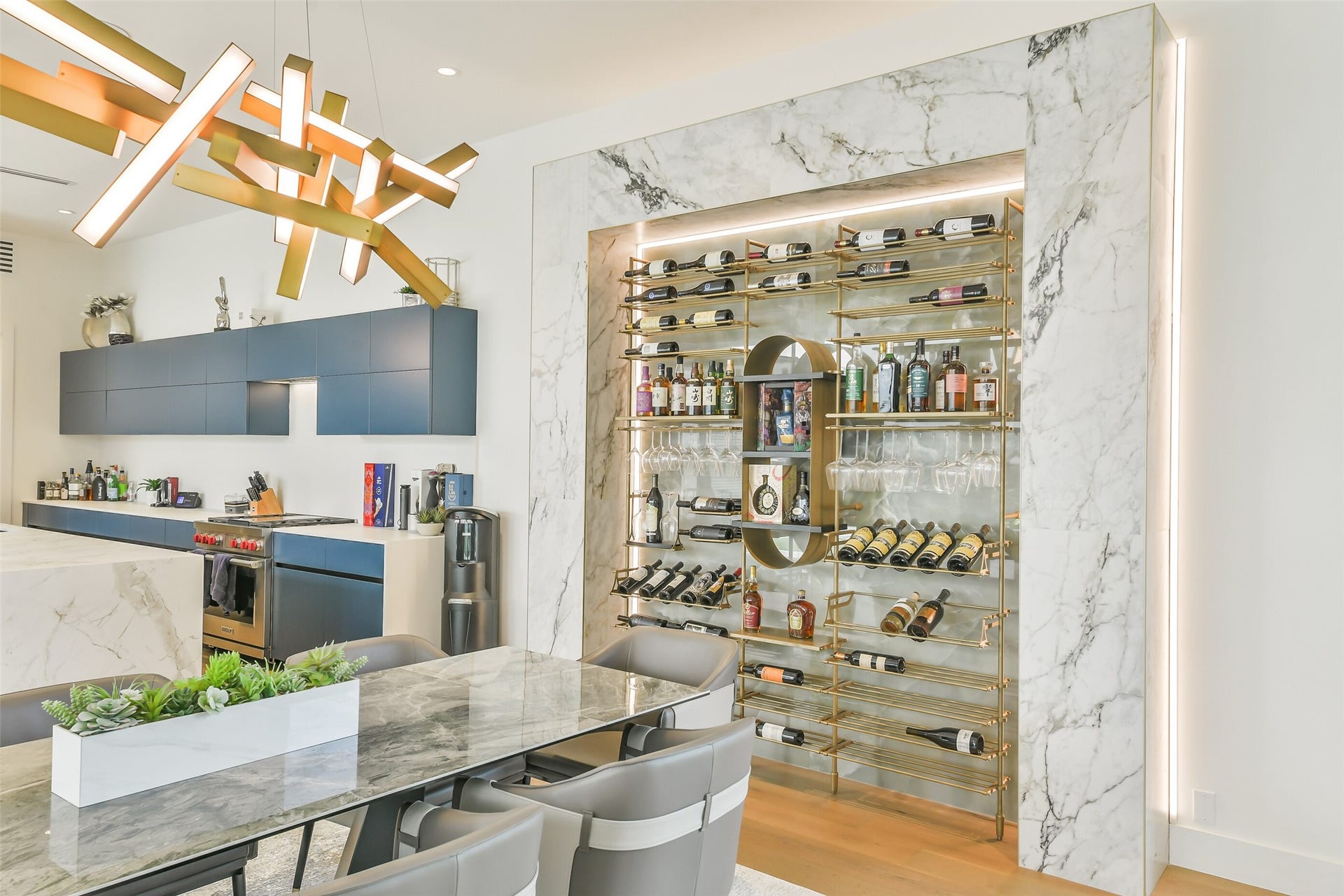 3003 Virginia Street, Houston, TX 77098 Large dining room open to the kitchen and overlooking the pool