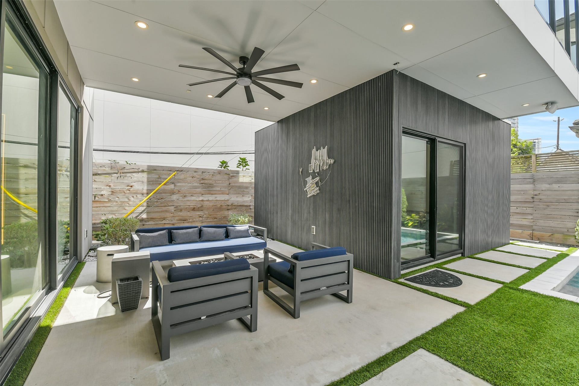 3003 Virginia Street, Houston, TX 77098 Wonderful pool with coovered area