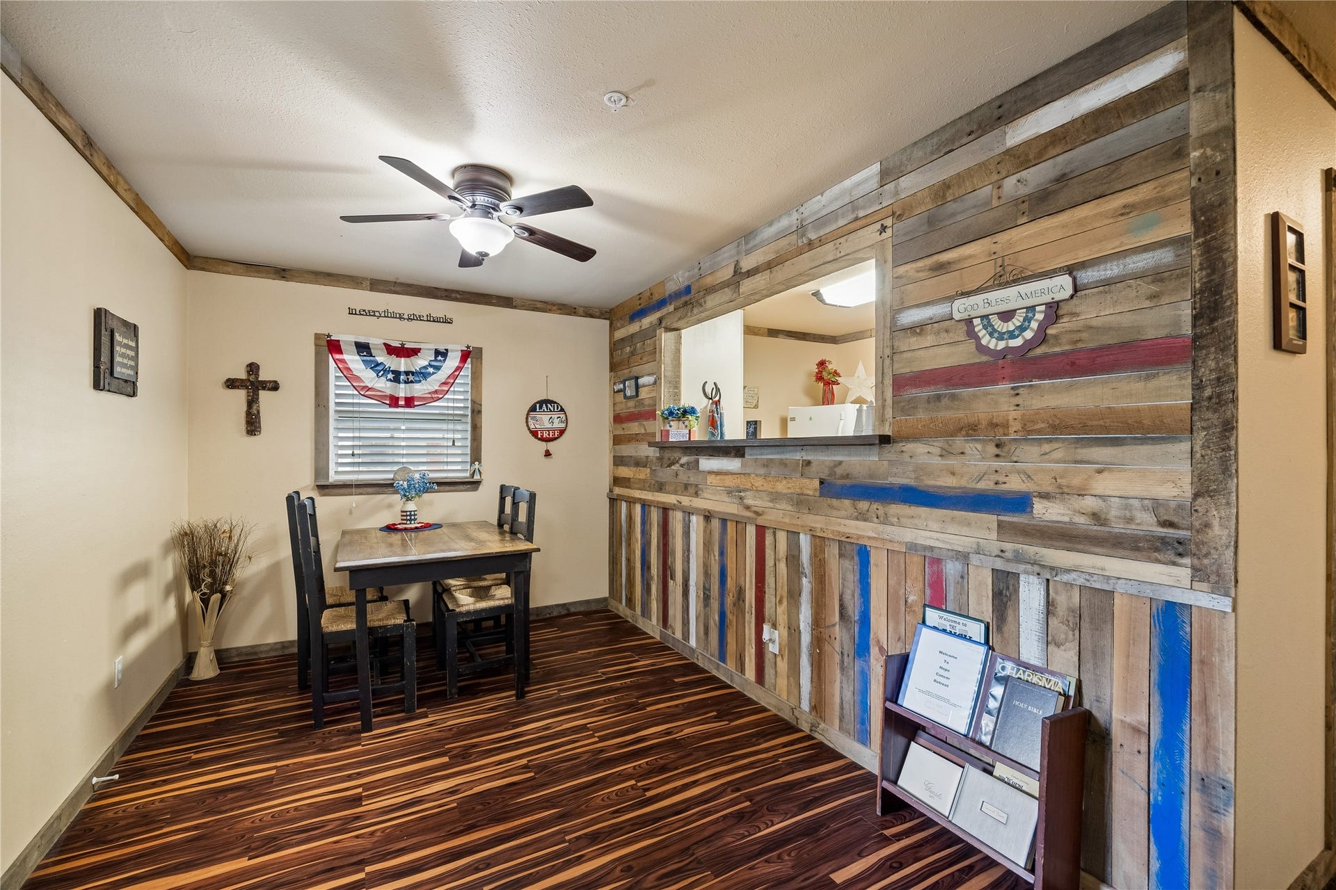 The Americana is a 2 bedroom home, living room, full kitchen, dining area & bathroom.