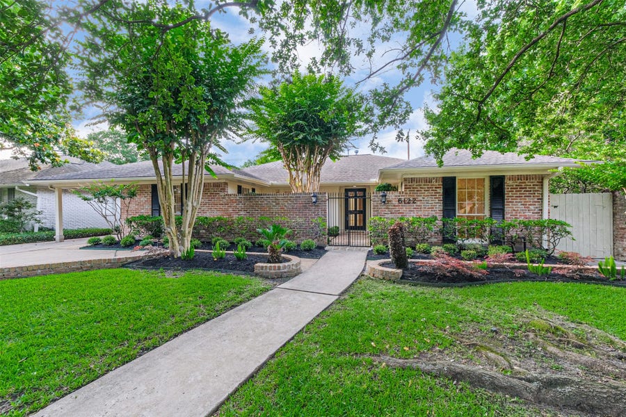 Property photo for 6122 Piping Rock Lane, Houston, TX