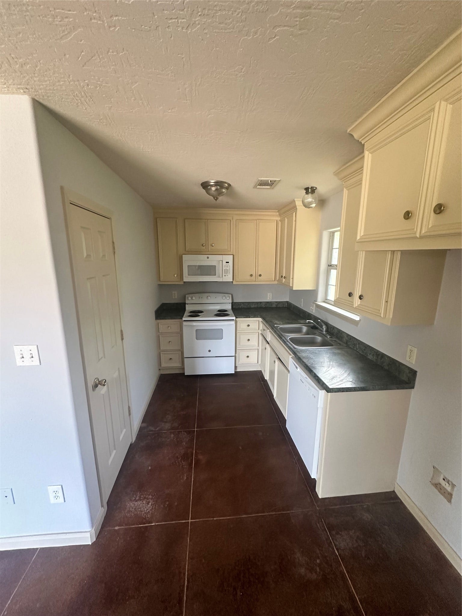 102 Lindley Street, Willis, TX 77378