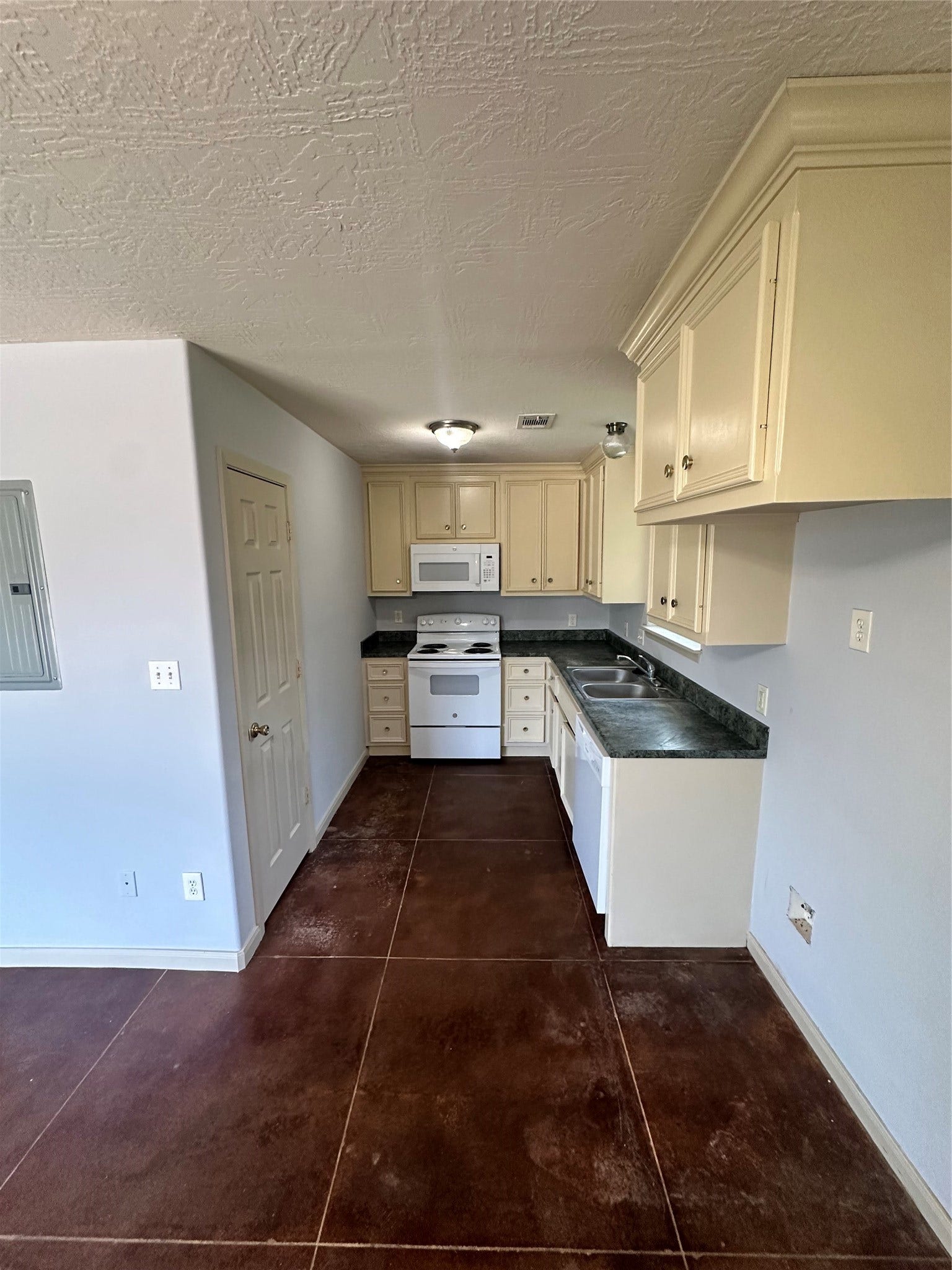 102 Lindley Street, Willis, TX 77378