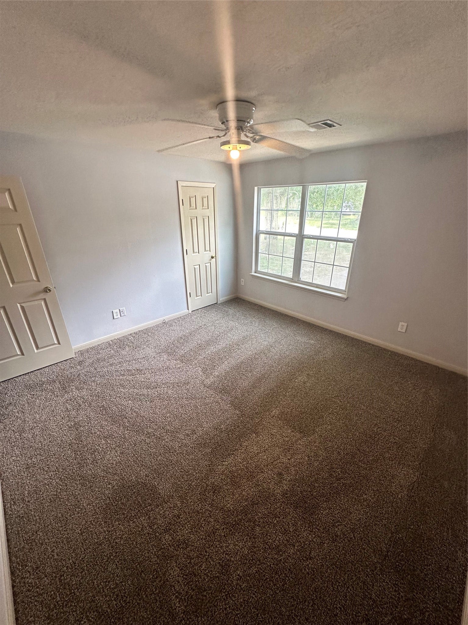 102 Lindley Street, Willis, TX 77378