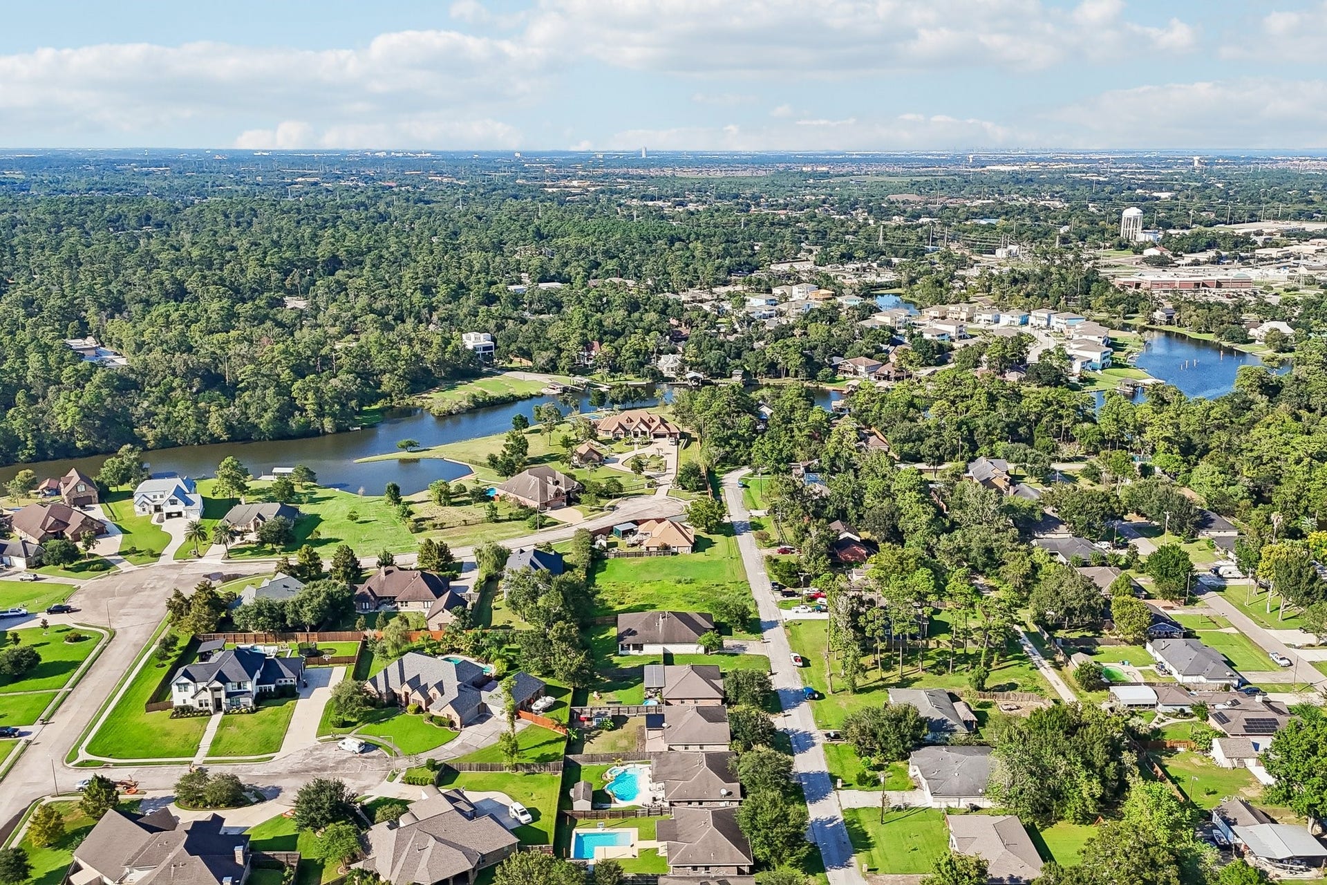 5012 Bayou Dr, Dickinson, TX 77539 Nestled in a lush, wooded setting, this community boasts beautiful homes with spacious yards, serene lakes, and abundant green spaces, offering a perfect blend of nature and suburban living.