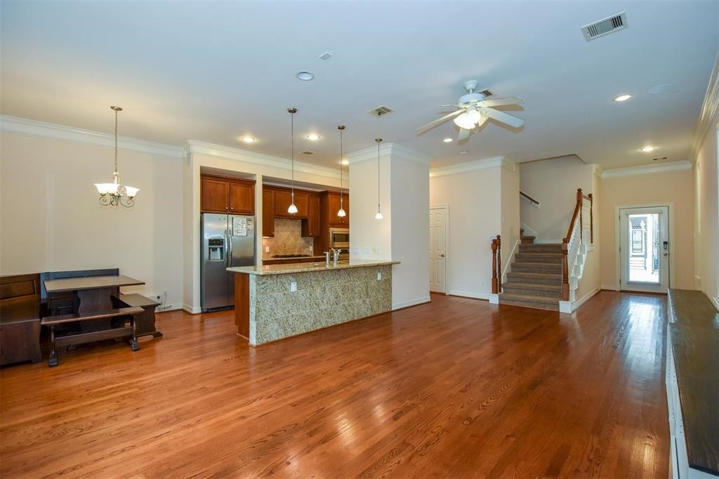815 Garden Rose Lane, Houston, TX 77018 815 Garden Rose Lane, Houston, TX 77018