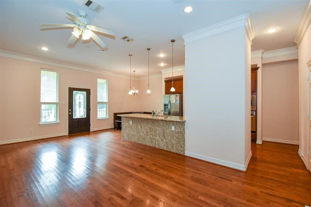 815 Garden Rose Lane, Houston, TX 77018 815 Garden Rose Lane, Houston, TX 77018