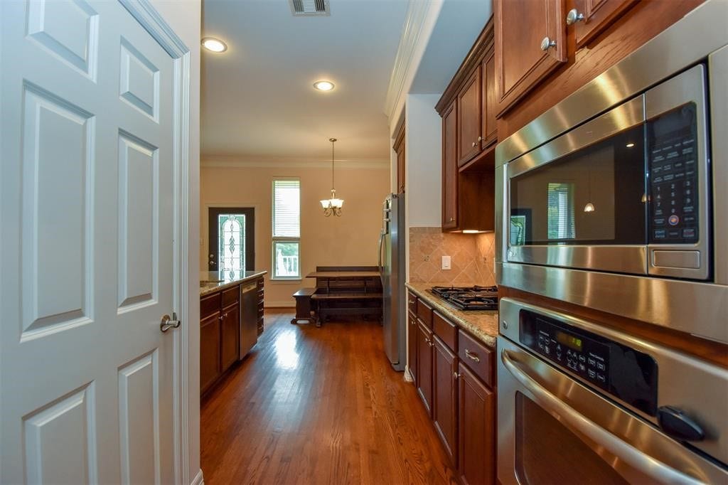 815 Garden Rose Lane, Houston, TX 77018 815 Garden Rose Lane, Houston, TX 77018