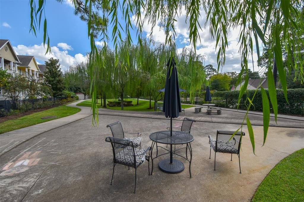 815 Garden Rose Lane, Houston, TX 77018 815 Garden Rose Lane, Houston, TX 77018