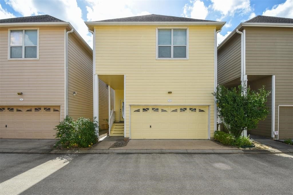 815 Garden Rose Lane, Houston, TX 77018 815 Garden Rose Lane, Houston, TX 77018