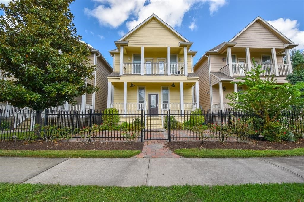 815 Garden Rose Lane, Houston, TX 77018 815 Garden Rose Lane, Houston, TX 77018