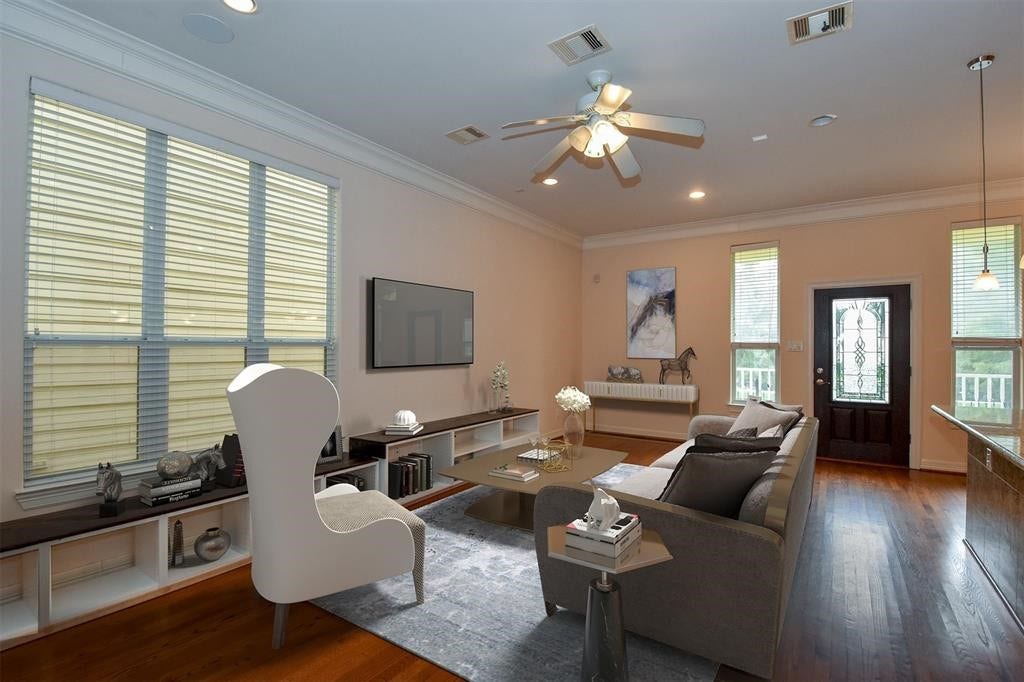 815 Garden Rose Lane, Houston, TX 77018 815 Garden Rose Lane, Houston, TX 77018