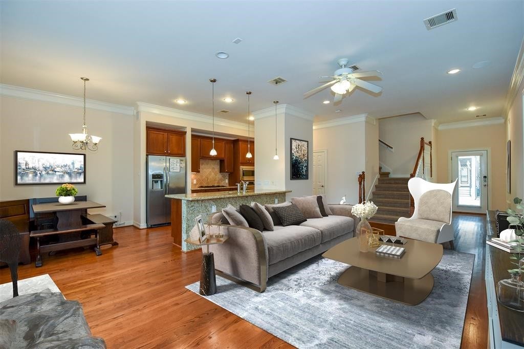 815 Garden Rose Lane, Houston, TX 77018 815 Garden Rose Lane, Houston, TX 77018