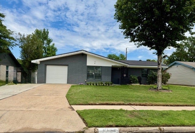 Property photo for 4210 Gardendale Drive, Houston, TX