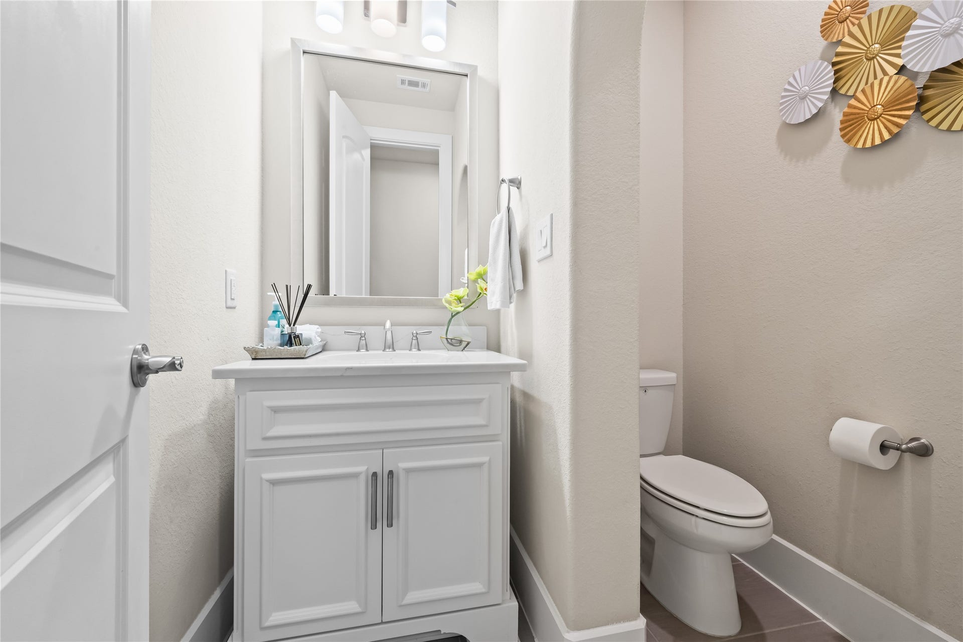 5014 Galahad Court, Missouri City, TX 77459 Half bath (downstairs)