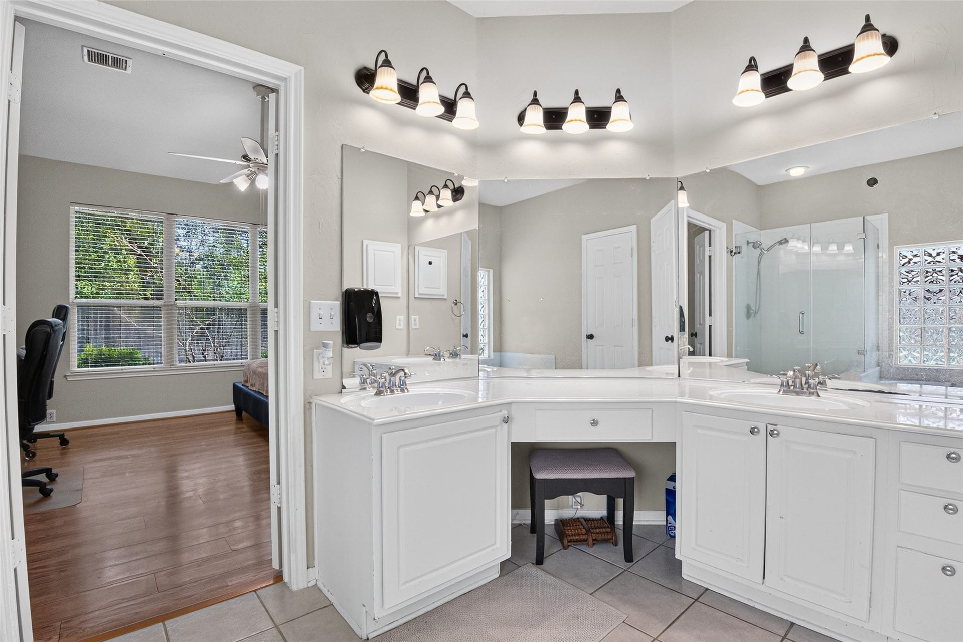7514 Broken Oak Lane, Sugar Land, TX 77479 7514 Broken Oak Lane, Sugar Land, TX 77479