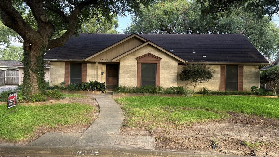 Property photo for 7634 Glen Vista Street, Houston, TX