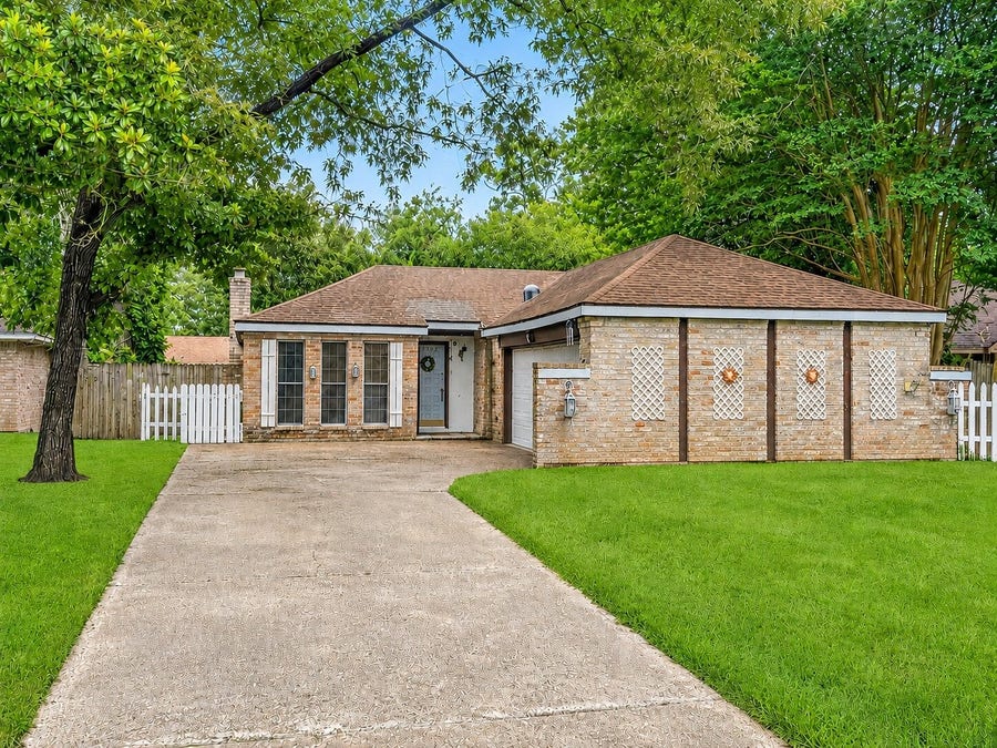 Property photo for 23102 Bayleaf Drive, Spring, TX