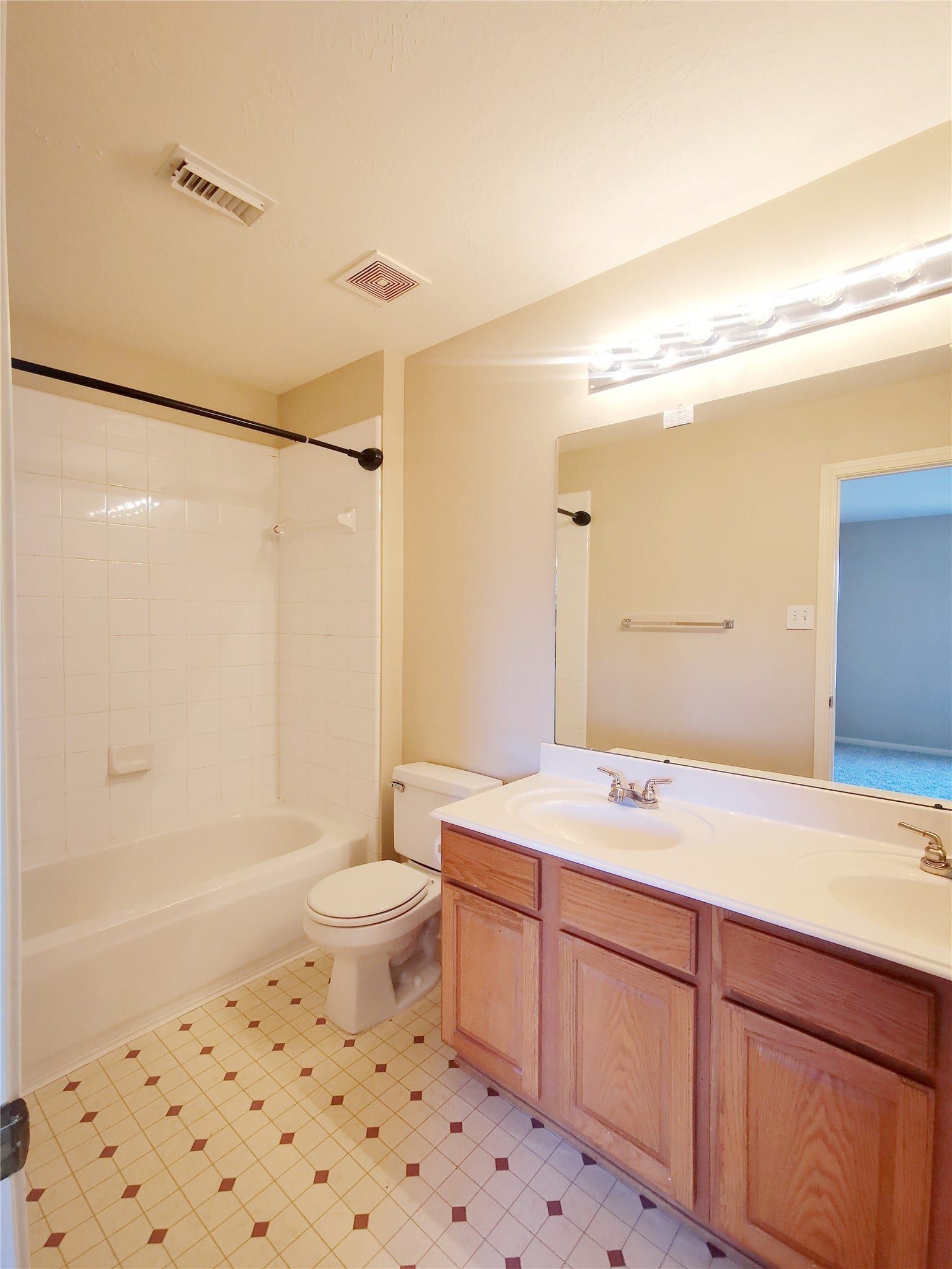 802 Portsmouth Drive, Pearland, TX 77584 802 Portsmouth Drive, Pearland, TX 77584